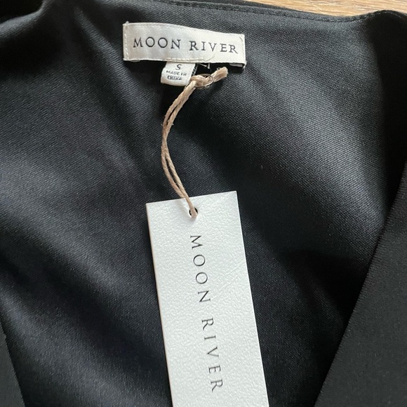 Moon River Black Mini Dress with Puff Sleeves and cut outs - Picture 6 of 9